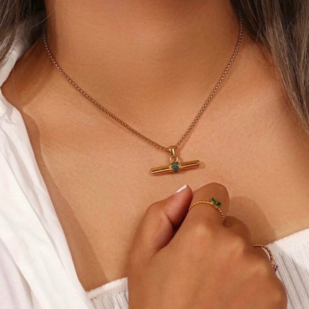 New Bar Pendant Necklace 18K Gold Plated Rhinestone Contemporary Minimalist